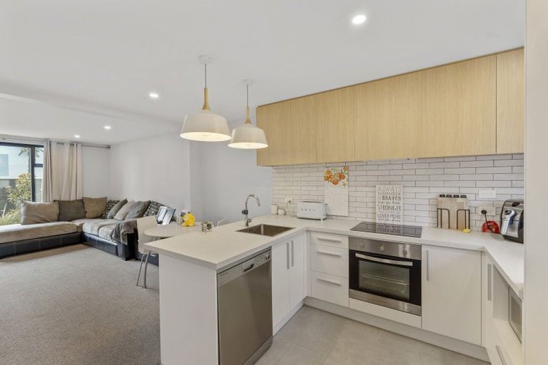 Photo of property in 4/8 New Brighton Road, Shirley, Christchurch, 8061