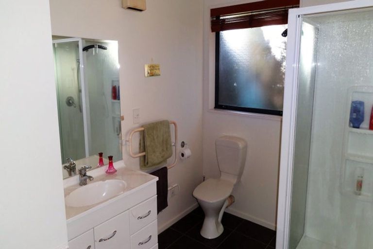 Photo of property in 5 John Morel Place, Parklands, Christchurch, 8083