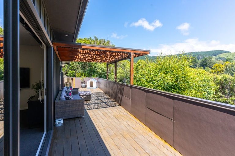 Photo of property in 4a Ryan Grove, Tawa, Wellington, 5028