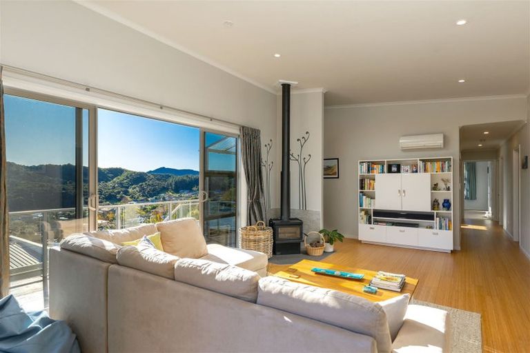 Photo of property in 7 Collins Place, Picton, 7220