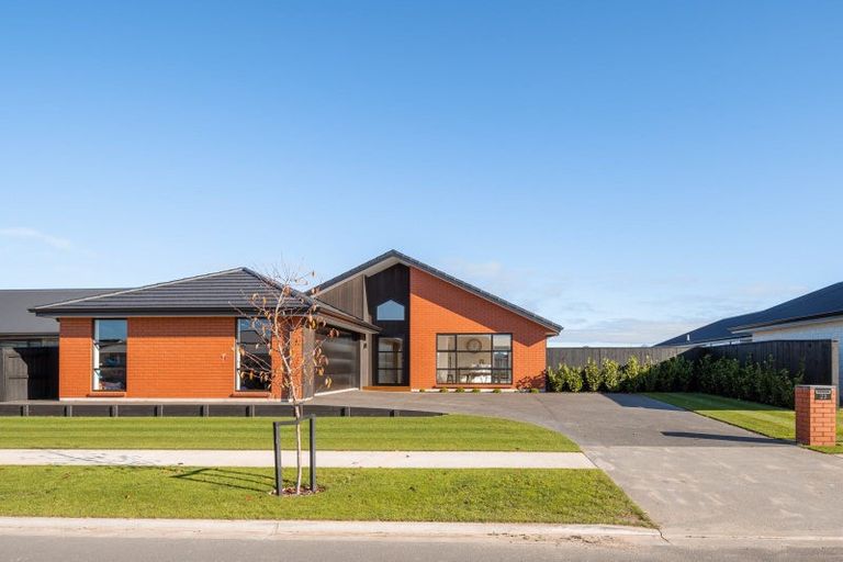 Photo of property in 23 Rose Manor Drive, Springlands, Blenheim, 7201