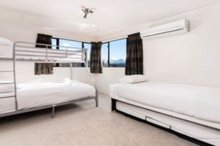 Photo of property in 8 Cherry Court, Wanaka, 9305