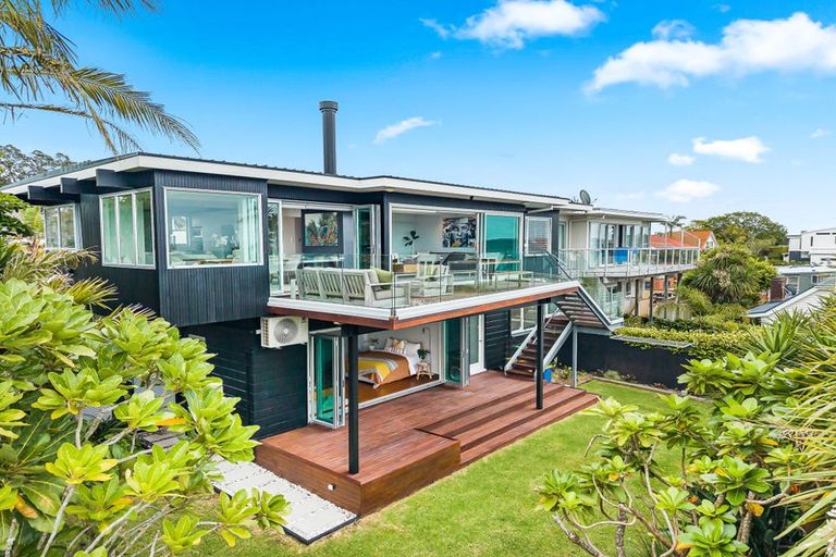 Photo of property in 2/5 Hauraki Road, Hauraki, Auckland, 0622