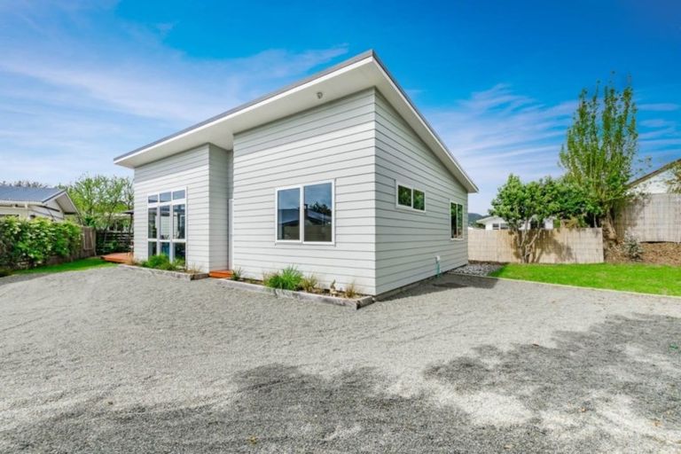Photo of property in 5a Sharda Grove, Paraparaumu Beach, Paraparaumu, 5032