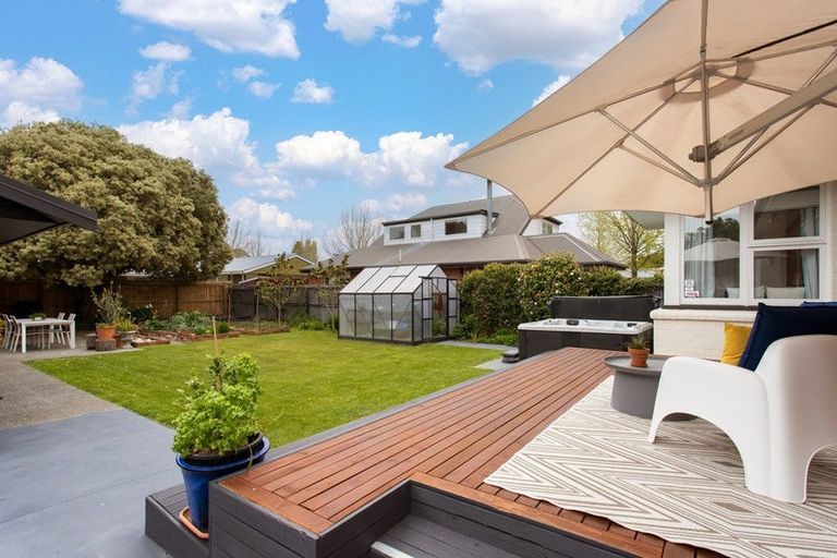 Photo of property in 70 Grahams Road, Burnside, Christchurch, 8041