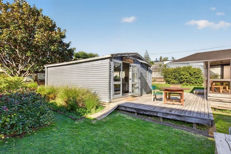 Photo of property in 2/7 Pomelo Road, Te Atatu South, Auckland, 0610