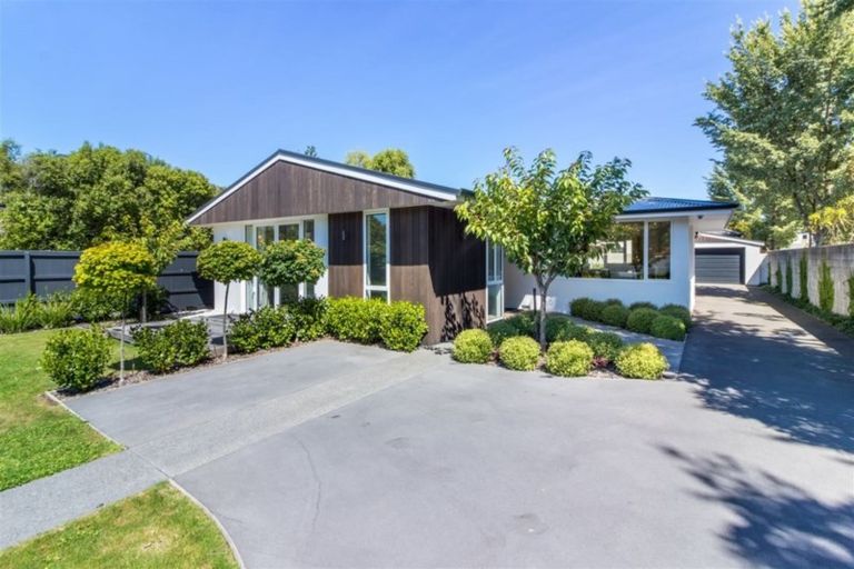Photo of property in 43 Waiwetu Street, Fendalton, Christchurch, 8052