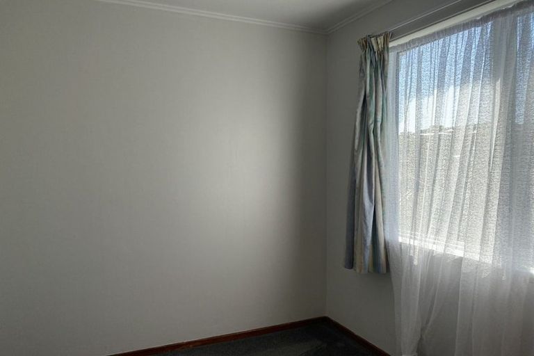 Photo of property in 1a-b Devon Place, Cannons Creek, Porirua, 5024