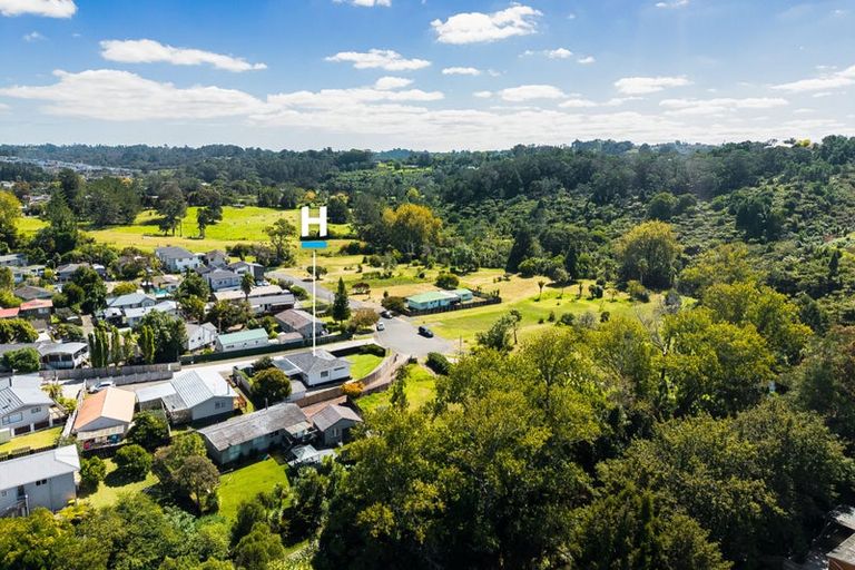 Photo of property in 8 Camphora Place, Ranui, Auckland, 0612