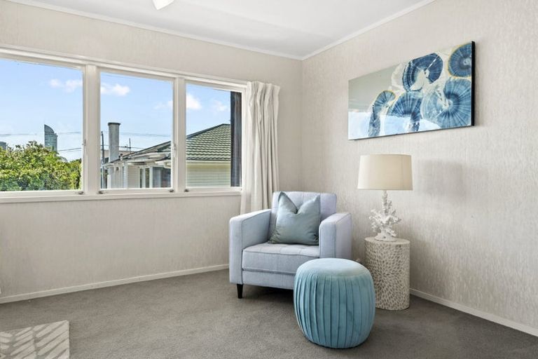 Photo of property in 1/2 Purchas Road, Hauraki, Auckland, 0622