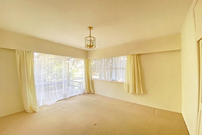 Photo of property in 24 Anarahi Place, Mangere Bridge, Auckland, 2022