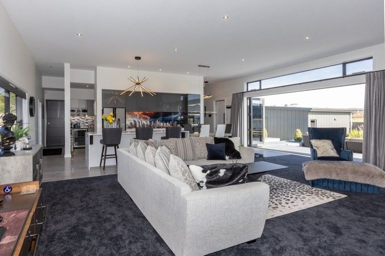 Photo of property in 33 Pohutukawa Drive, Eskdale, Napier, 4182