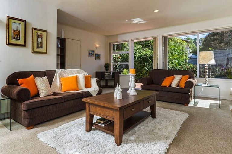 Photo of property in 4 Channel View Road, Campbells Bay, Auckland, 0630