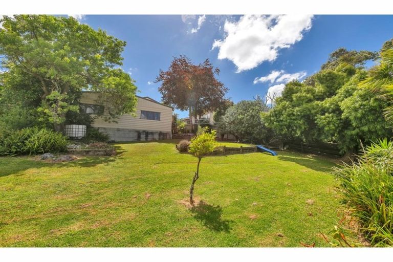 Photo of property in 4 Chamberlain Road, Massey, Auckland, 0614