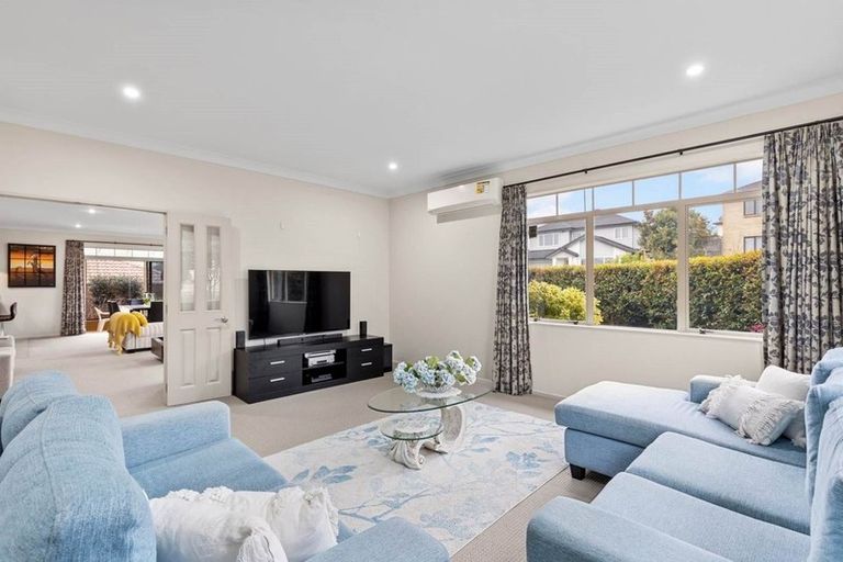 Photo of property in 27 Amaretto Avenue, Flat Bush, Auckland, 2019