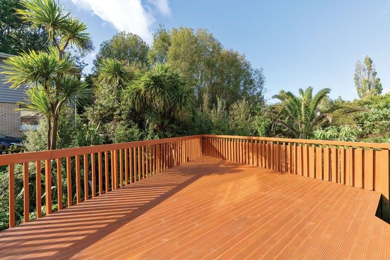 Photo of property in 19a Kelwyn Road, Kelston, Auckland, 0602