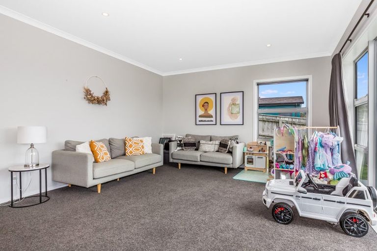 Photo of property in 105 Endeavour Drive, Whitby, Porirua, 5024