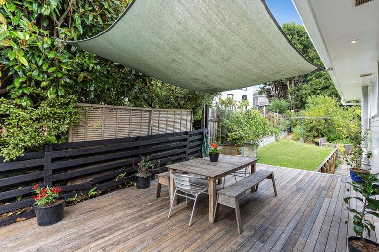 Photo of property in 32 Beswick Place, Birkdale, Auckland, 0626