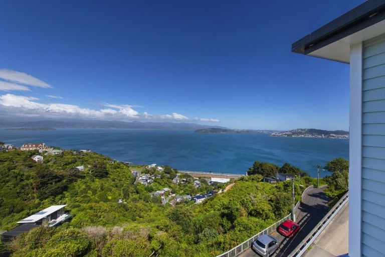 Photo of property in 118a Nicholson Road, Khandallah, Wellington, 6035