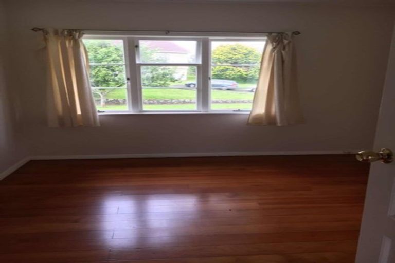 Photo of property in 51b Birkdale Road, Birkdale, Auckland, 0626