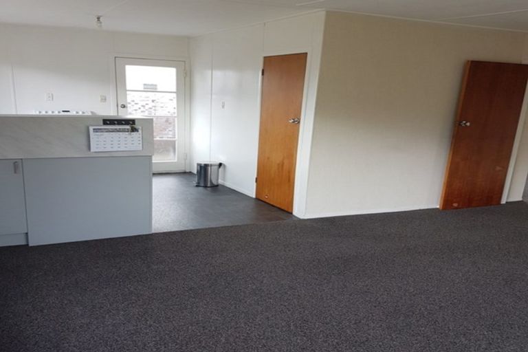 Photo of property in 30a Simons Street, Moturoa, New Plymouth, 4310