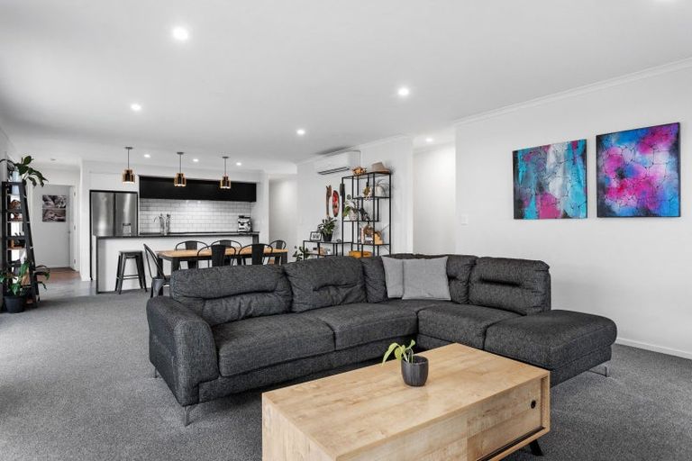 Photo of property in 16 Tara Crescent, Woodend, 7610