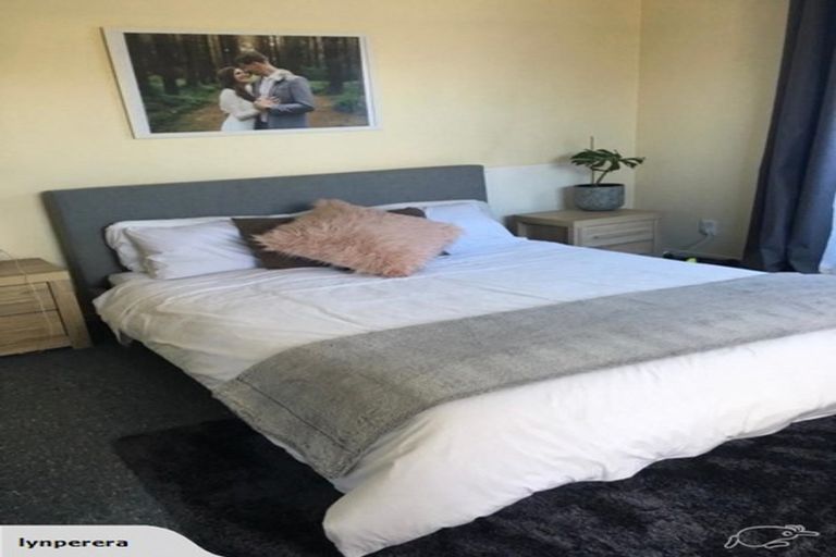 Photo of property in 4 Loasby Crescent, Newlands, Wellington, 6037