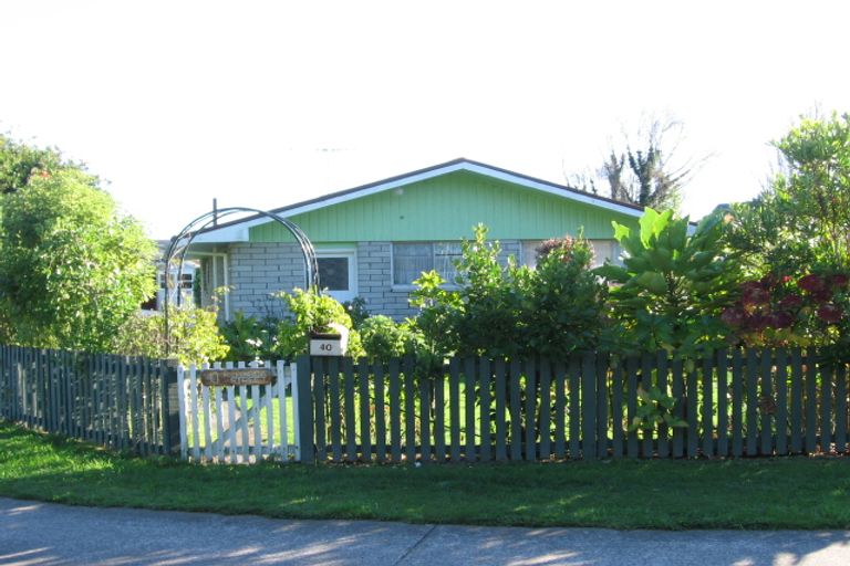 Photo of property in 40 Kiharoa Street, Otaki Beach, Otaki, 5512