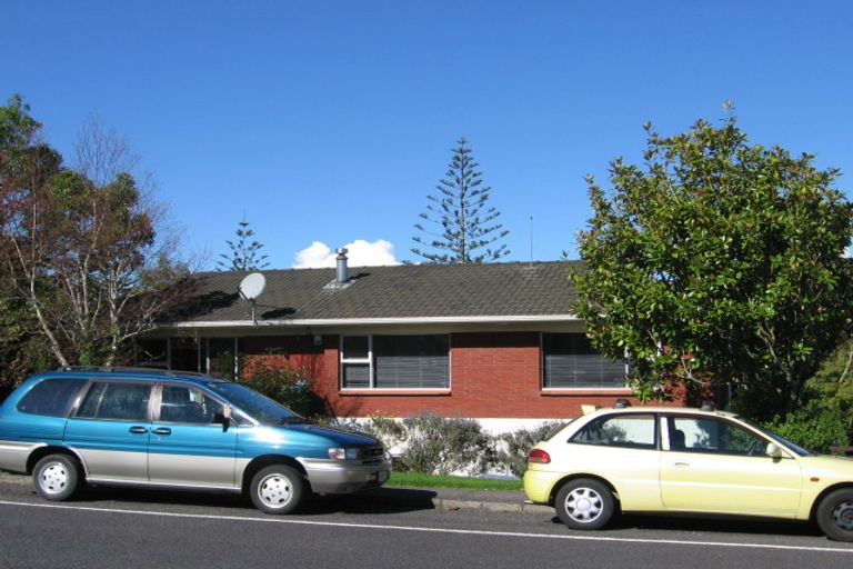 Photo of property in 129 Hutchinsons Road, Bucklands Beach, Auckland, 2014