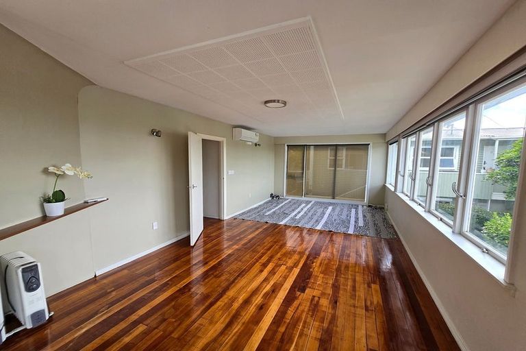 Photo of property in 15 Barton Terrace, Thorndon, Wellington, 6011