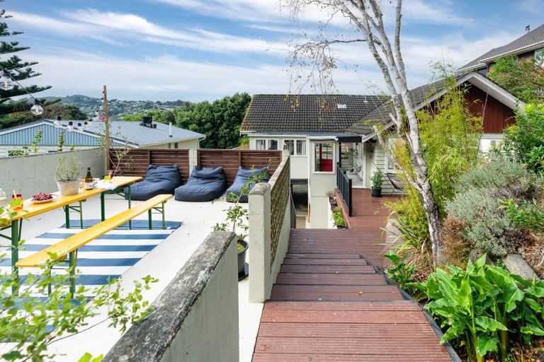 Photo of property in 6 Maybury Way, Island Bay, Wellington, 6023