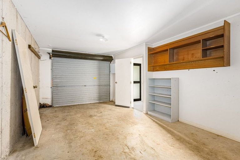 Photo of property in 21 Ladbrooke Drive, Newlands, Wellington, 6037