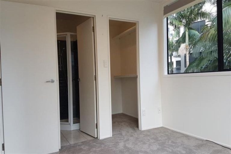 Photo of property in 2h/175 Hurstmere Road, Takapuna, Auckland, 0622