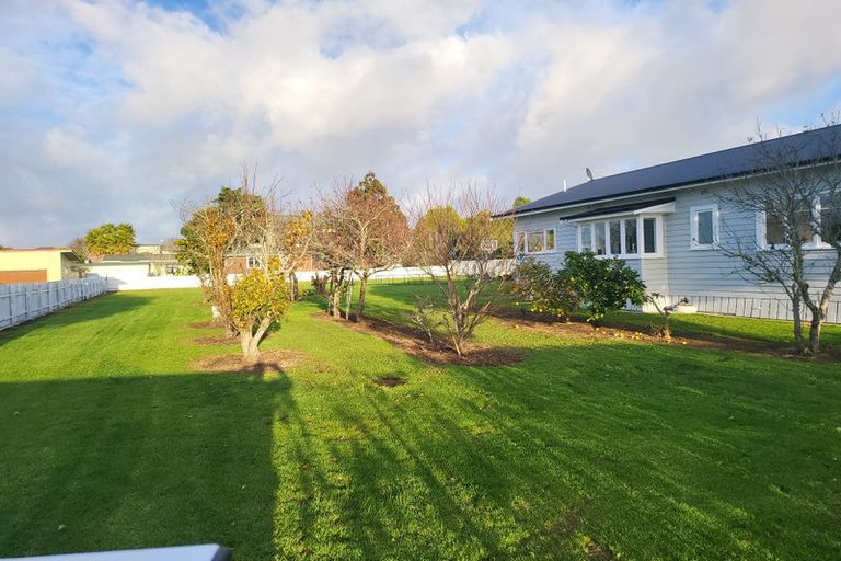 Photo of property in 246 Hepburn Road, Glendene, Auckland, 0602