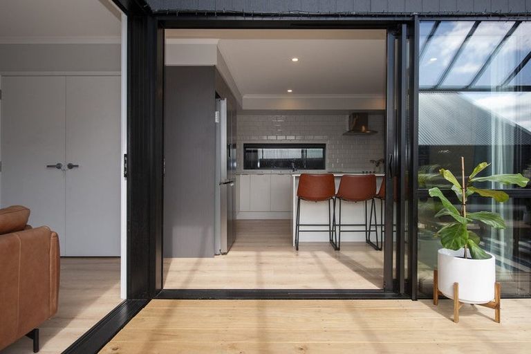 Photo of property in 11 Whero Way, Wainui, Silverdale, 0992