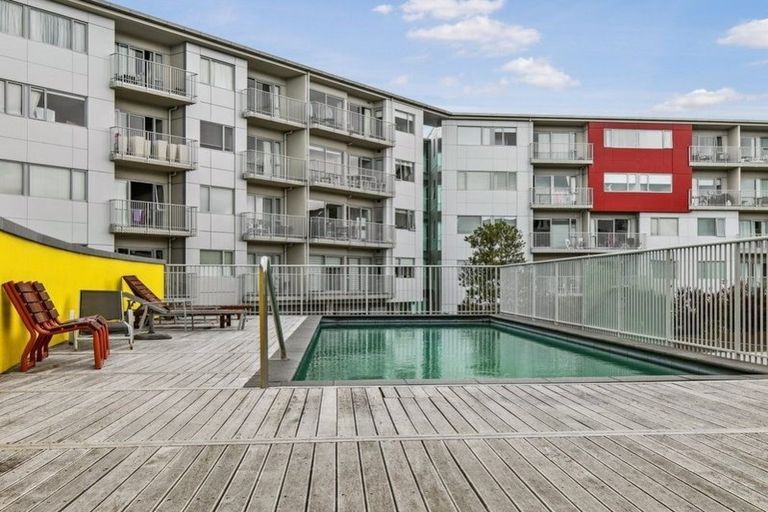 Photo of property in Shoal Haven Apartments, 106c/130 Anzac Street, Takapuna, Auckland, 0622