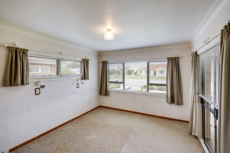 Photo of property in 12 Mill Road, Clive, 4102