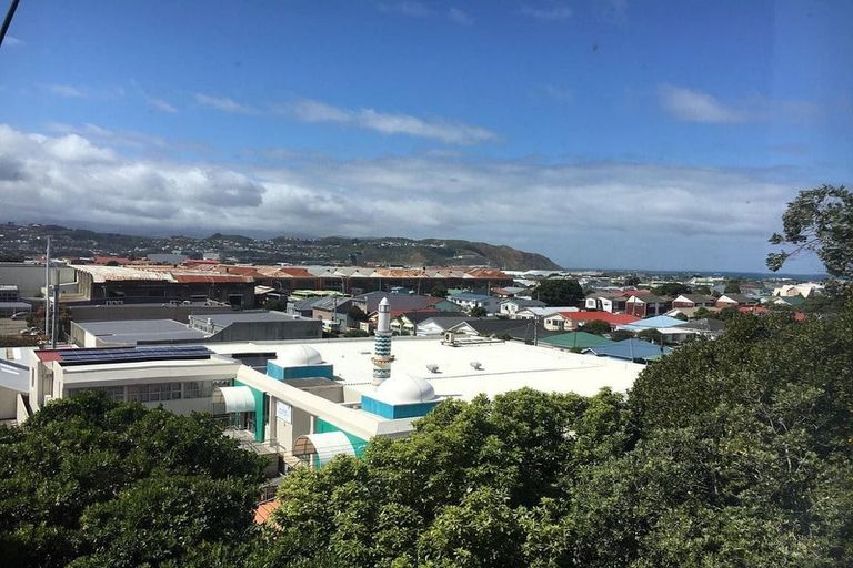 Photo of property in 6 Queens Drive, Kilbirnie, Wellington, 6022