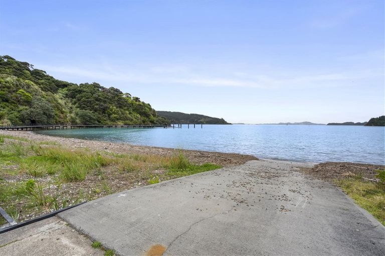 Photo of property in 250 Paroa Bay Road, Russell, 0272