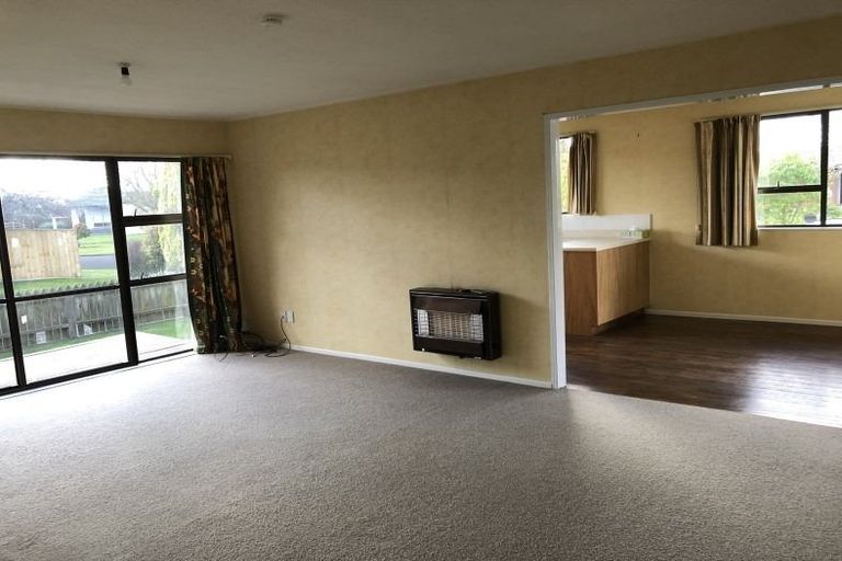 Photo of property in 22 Chippendale Crescent, Highbury, Palmerston North, 4412