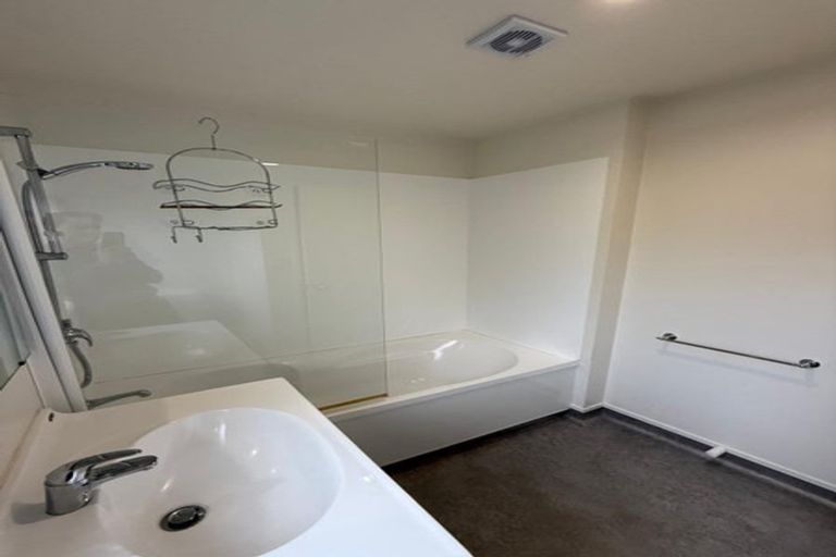 Photo of property in 12/36 West Coast Road, Glen Eden, Auckland, 0602