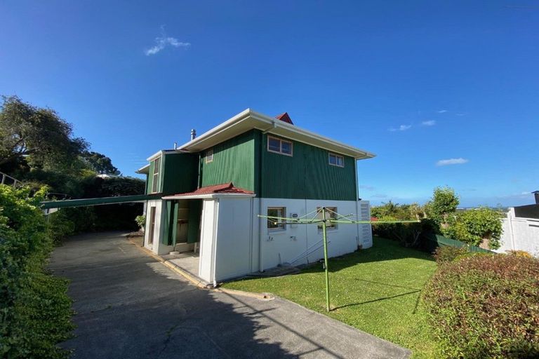 Photo of property in 50 Agincourt Street, Glenfield, Auckland, 0629