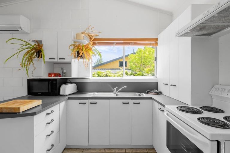 Photo of property in 11 Rainbow Drive, Rainbow Point, Taupo, 3330