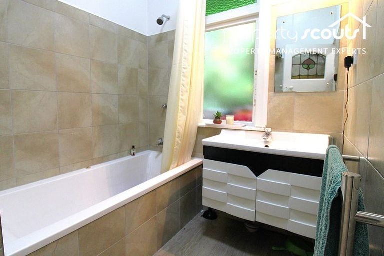 Photo of property in 331 Ravensbourne Road, Maia, Dunedin, 9022