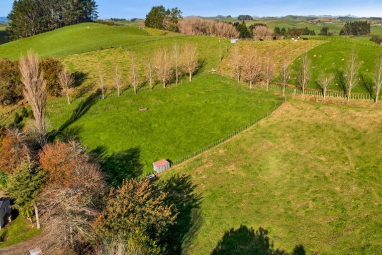 Photo of property in 295 Skinner Road, Bird Road, Stratford, 4393