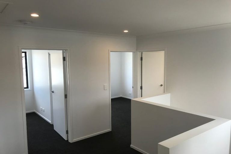 Photo of property in 12c Dawn Place, Te Atatu South, Auckland, 0610