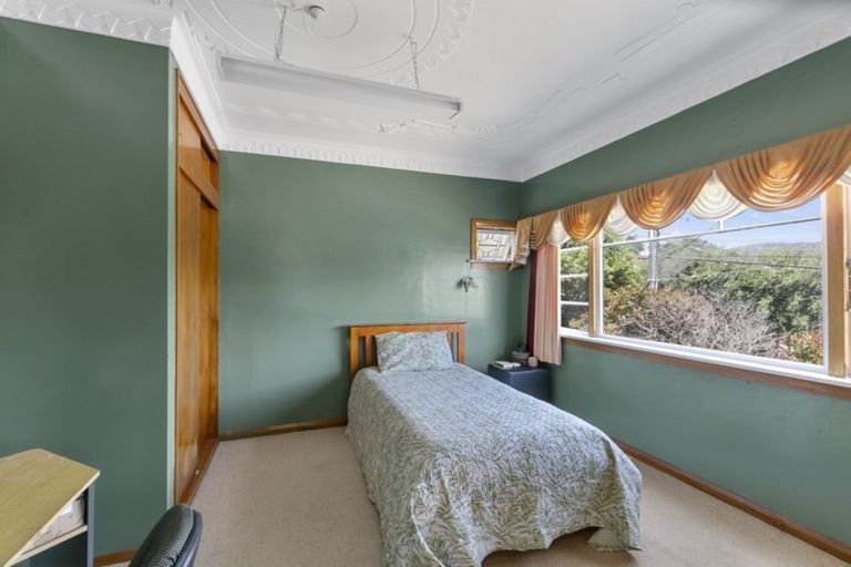 Photo of property in 57 Mills Road, Brooklyn, Wellington, 6021