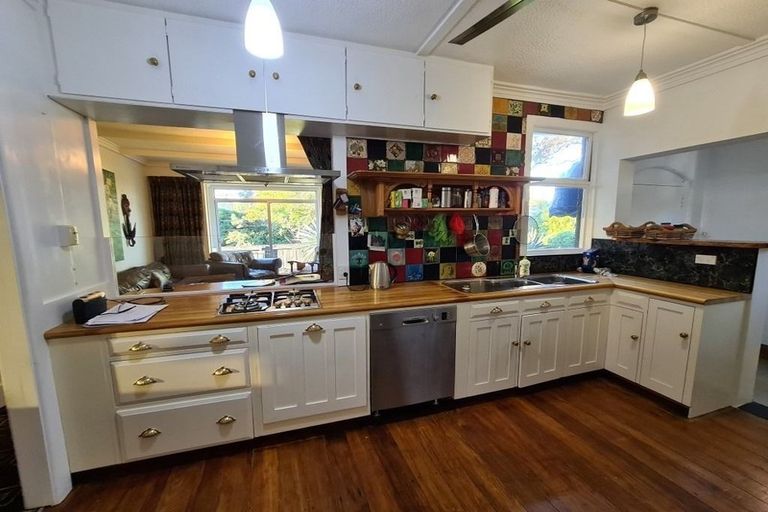 Photo of property in 49 Huatoki Street, Vogeltown, New Plymouth, 4310