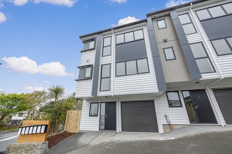 Photo of property in 1/163 Edmonton Road, Te Atatu South, Auckland, 0610