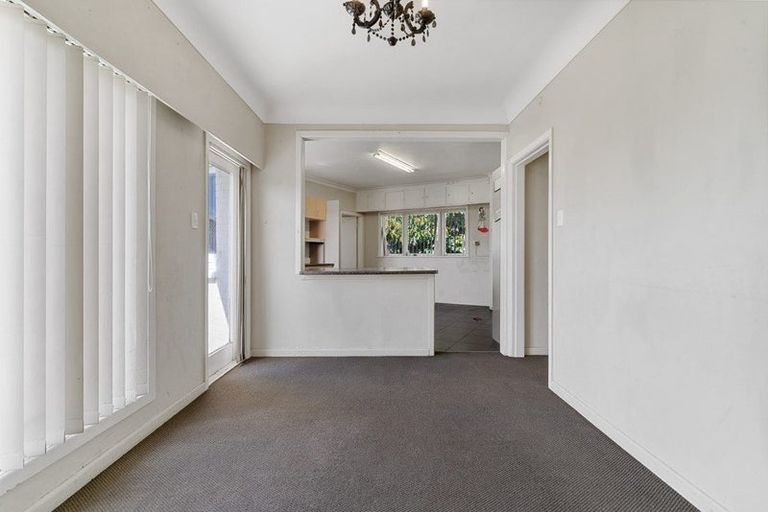 Photo of property in 42 Willis Road, Papakura, 2110